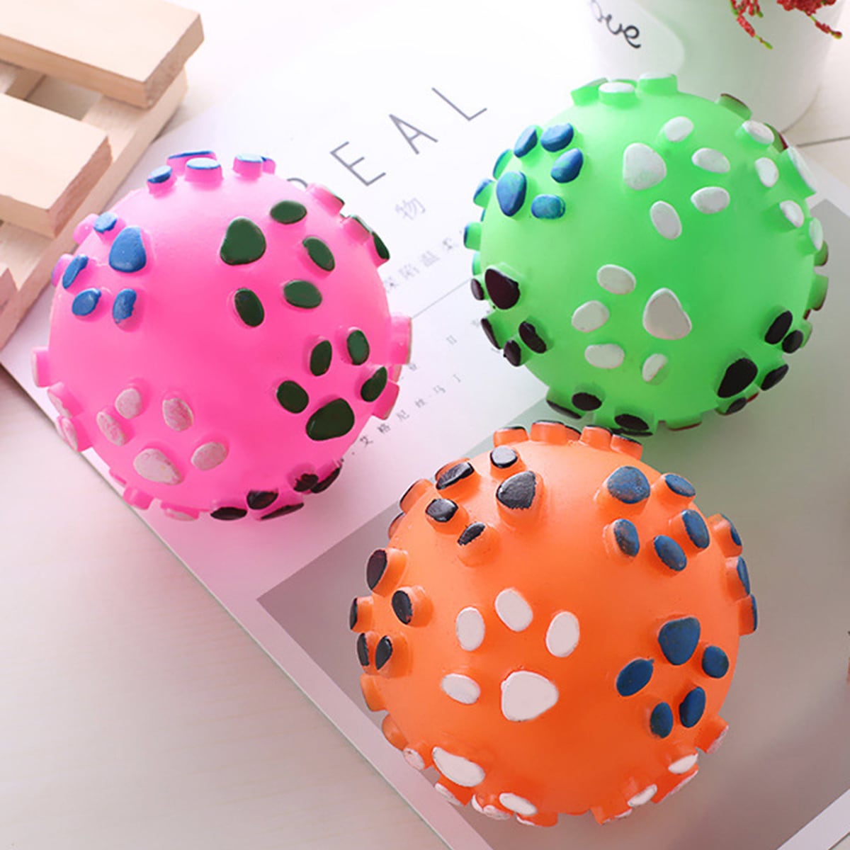

1pc Squeaky Balls Toys Dogs Interactive Toys Dog Chew Toy for Dog Pet Teeth Cleaning Bite Resistance Pet Supplies