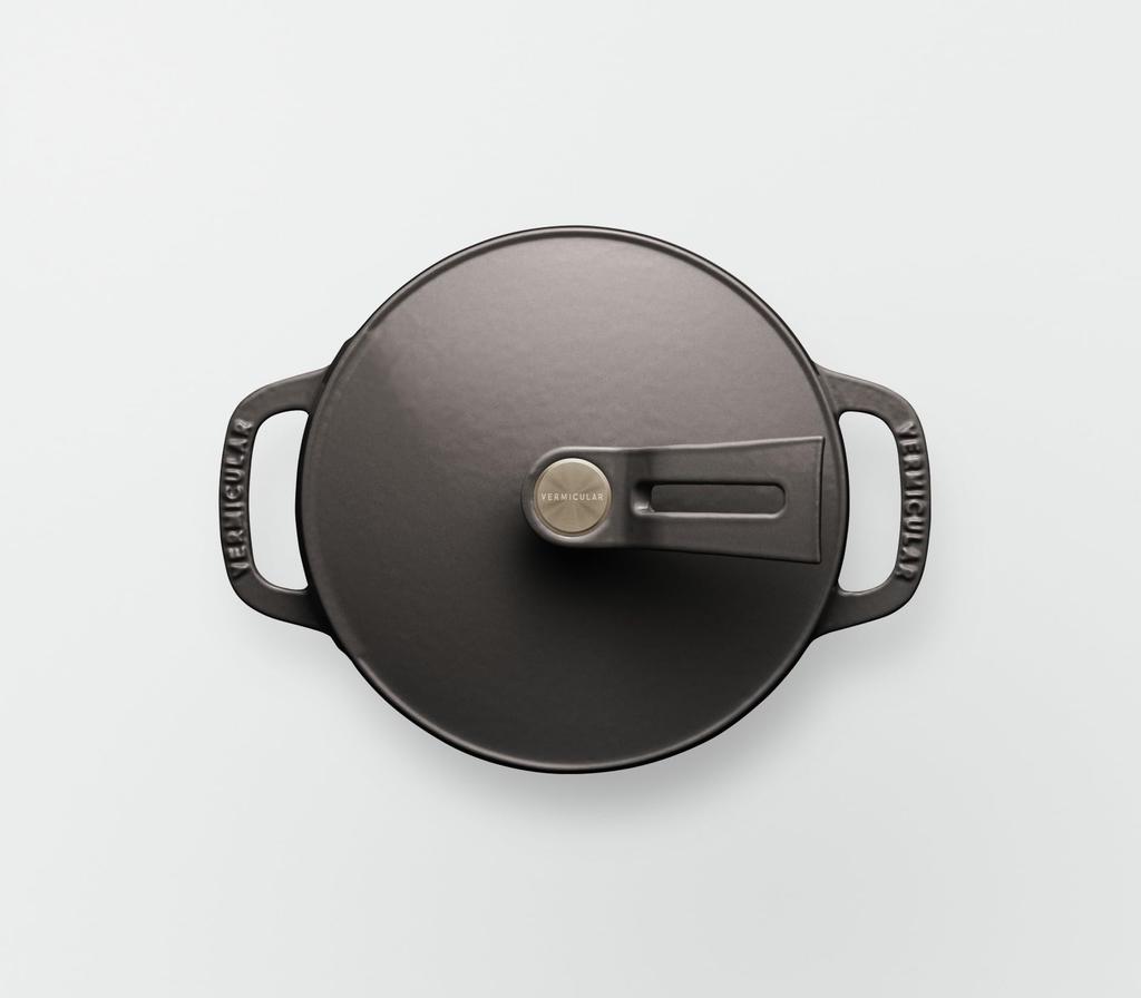 Vermicular Mini 14cm Hazelnut Brown Cast Iron Enamel Waterless Cooking and Includes Recipe Oven Pot 2 Mini Pot, Bakeware, Book, Self-Standing Lid,