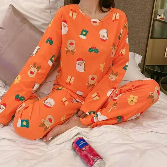 Santa Claus Women's Round Neck Pajama Set - Long Sleeve, Long Pants, Sweet and Lovely Homewear