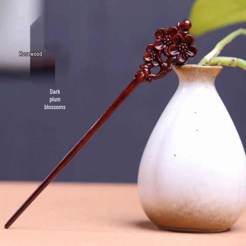 Elegante Haarnadel aus rotem Sandelholz – Haaraccessoire im antiken chinesischen Stil für Haarknoten.