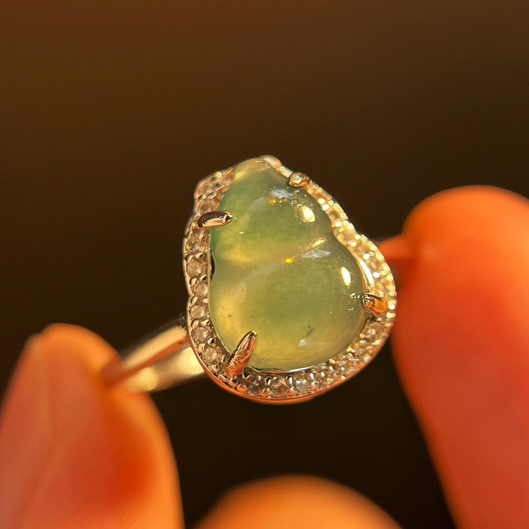

Natural Jadeite Gourd Ring, Real Shot.
