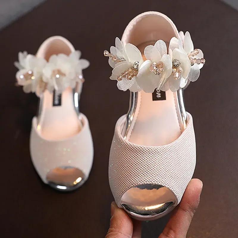 Summer New Style Children's Sandals Girls Fashion Rhinestone Flower Princess Shoes Little Girls Soft Dance Shoes Girls