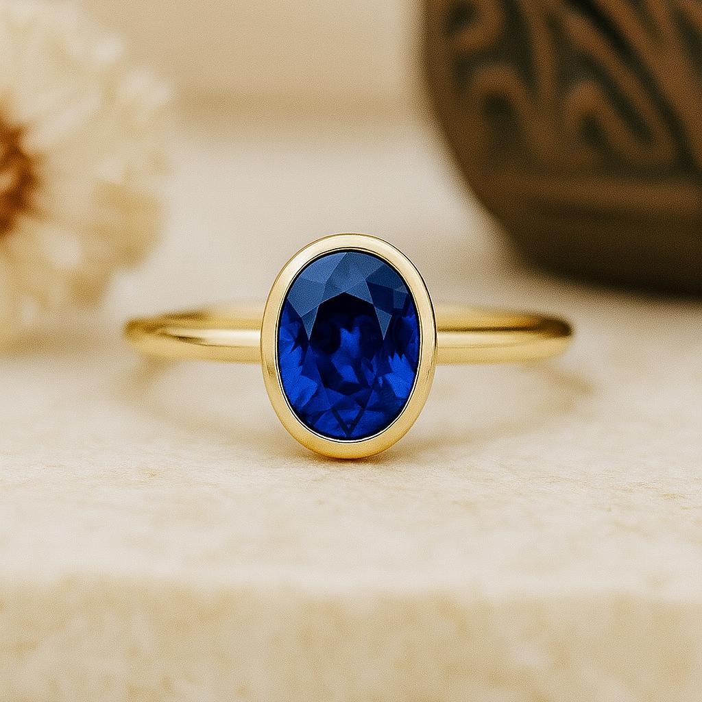 Inel Safir Albastru în Formă Ovală, Inel Piatra Natală Septembrie, Inel cu Setare Bezel Securizată, Inel de Logodnă Solitar
