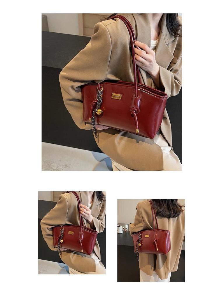 2024 Vielseitiger Pendler mit großer Kapazität: Französische Retro Damen Winter Schultertasche
