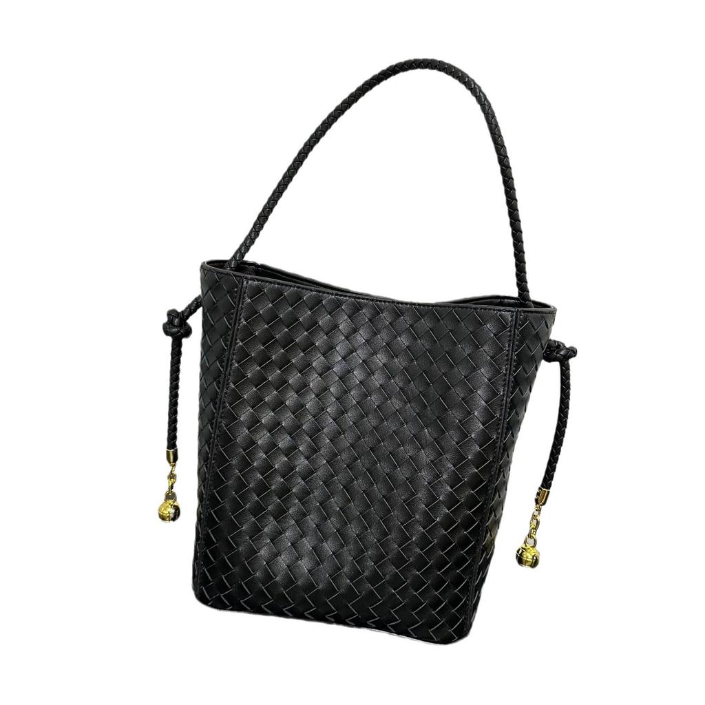 2025 New medieval fashion versatile leather square shoulder underarm crossbody tote bag woven bag hand bucket bag