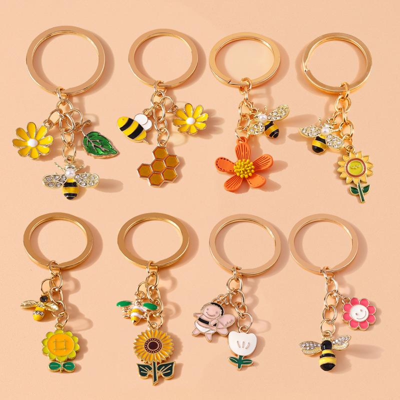 Cute Enamel Bee Keychain Flower Key Ring Pendant for Car Key Holder Women Girl Handbag Decor DIY Handmade Jewelry Gift