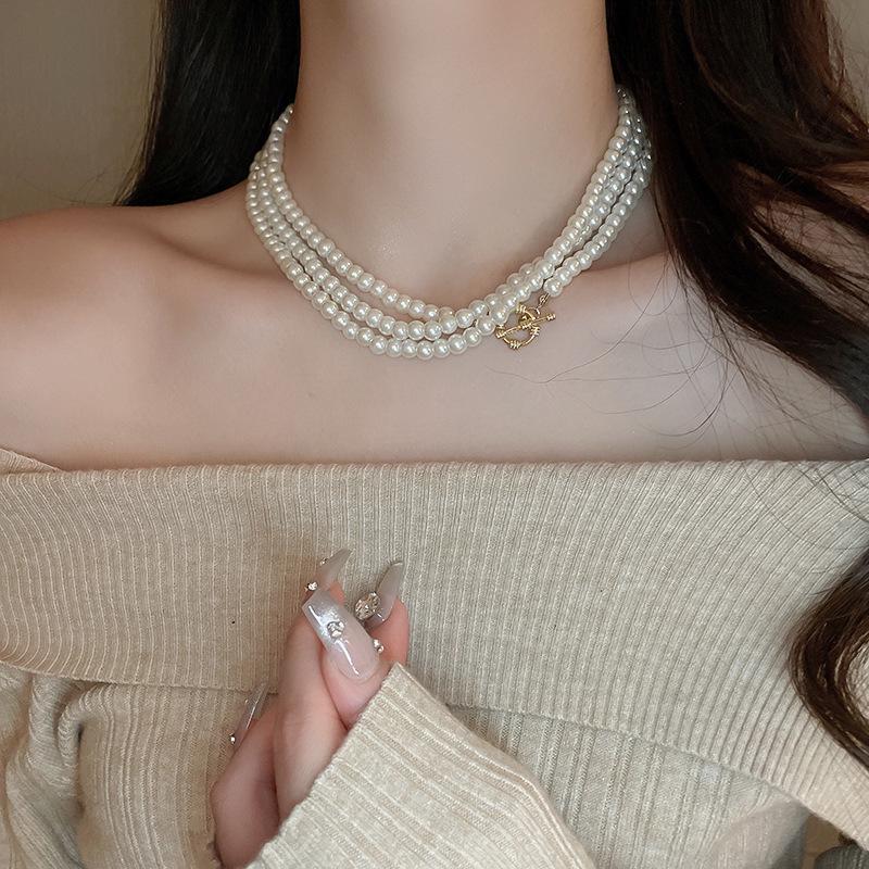 Gold-Plated Natural Pearl Necklace: Elegant Clavicle Chain with Retro High-End Style for Women