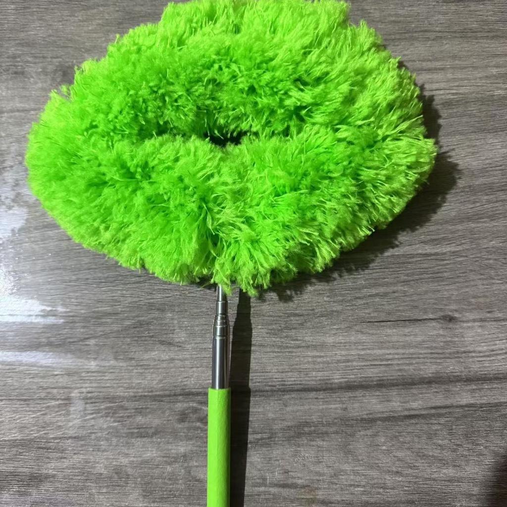 Mikrofaser-Staubwedel für Deckenventilatoren lässt sich bis zu einer wiederverwendbaren und saubereren Staubbürste mit langem Griff für müheloses Reinigen ausziehen