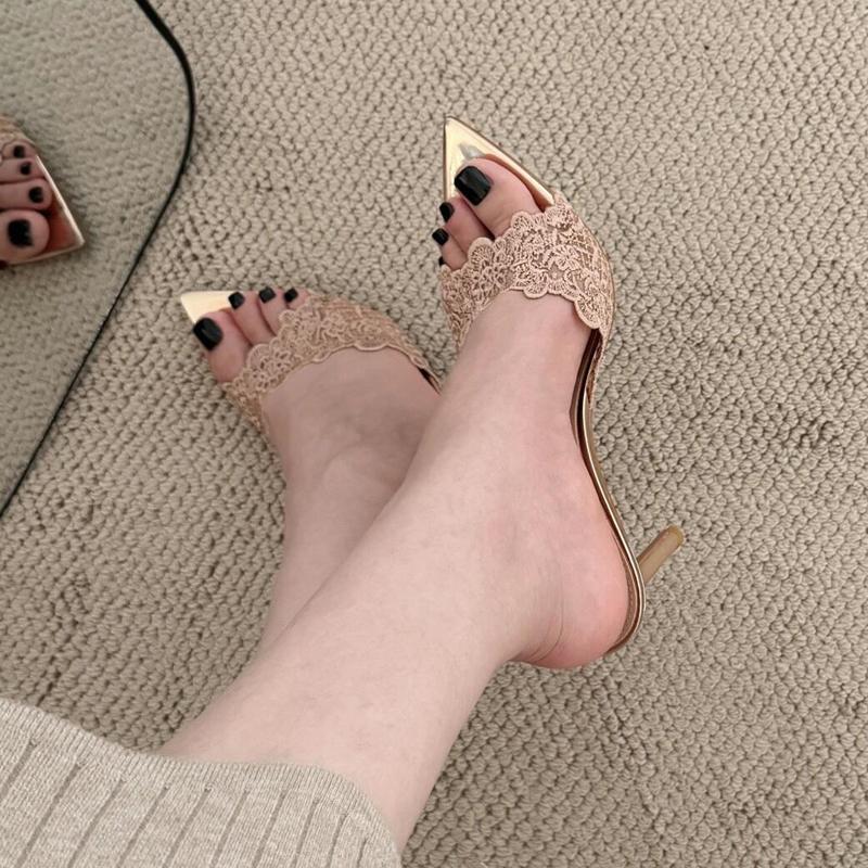 2025 Französische Champagner-Spitze High-Heel-Slipper Damen vielseitige Stiletto Promi-Nische spitz zulaufende Ein-Wort-Sandalen Sommer