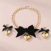 Collier Fleur en Forme de Cœur avec Matière en Maille et Chaîne Classique pour Style Féminin
