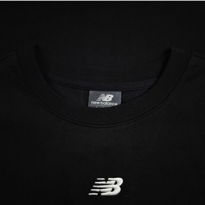 New Balance Essential Center Logo Overfit Tee Nbnee21033 19