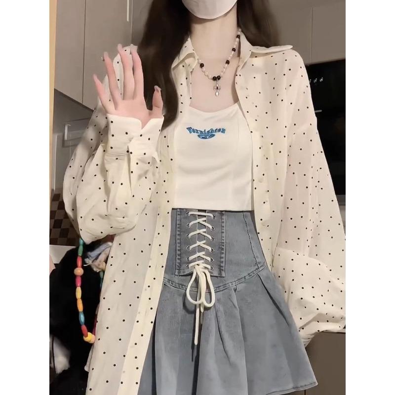 Damska Czarna Koszula w Kropki z Długim Rękawem Elegancka zapinana na Guziki Styl do Pracy Modna Damska Bluzka