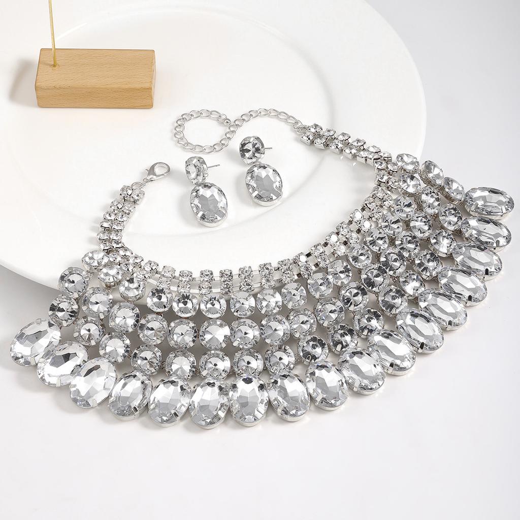 Exaggerated Diamond-Set Super Flash Rhinestone Earrings, Necklace, A Set Of Niche Design Earrings, Necklace, And Two-Piece Jewelry.