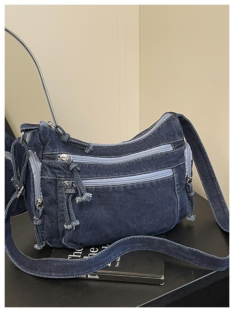 Denim bag women's large capacity 2025 new autumn and winter casual messenger bag college students commuting tote bag