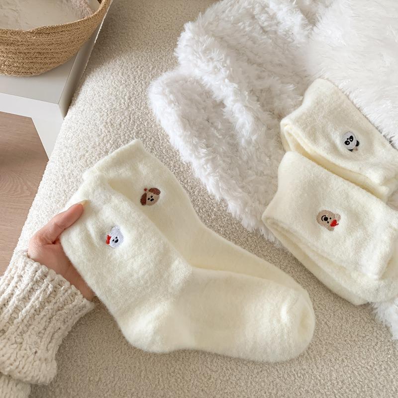 Plush Socks Women's Autumn and Winter Cartoon Embroidery Thickened Warm Home Floor Socks Confinement Socks Winter Sleep Socks