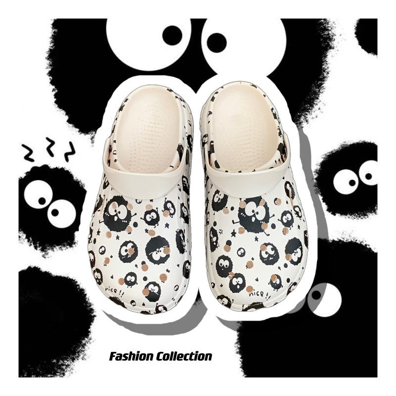 

Hole shoes women s fashion ins tide non-slip cute platform summer beach outside nurse couple cool slippers 40-41 [one size smaller]