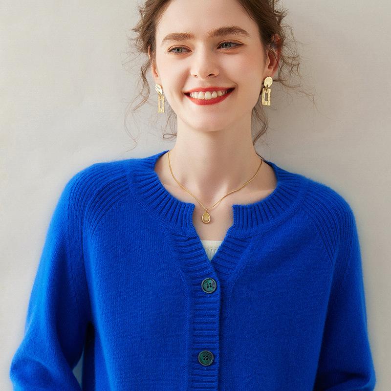 Autumn Women's Cashmere Cardigan: Long Sleeve, Thick & Loose, Gentle Style, Short Fashionable Single-Breasted Coat.