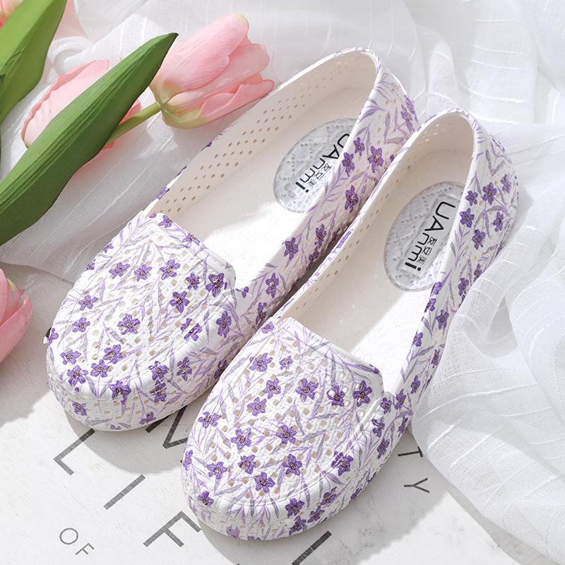 

Four Seasons Sandals Female Nurse Sandals Printed Flat Bottom Hollow Hole Shoes Women s Square Dance Mom Shoes Work Sandals Women 40 (one size smaller)