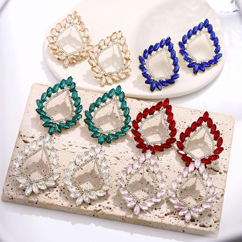 Elegant Geometric Alloy Dangle Earrings For Women With Vintage Style For Evening Wear
