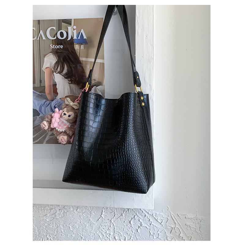 IELGY Crocodile Pattern Fashionable All-Match One-Shoulder Messenger