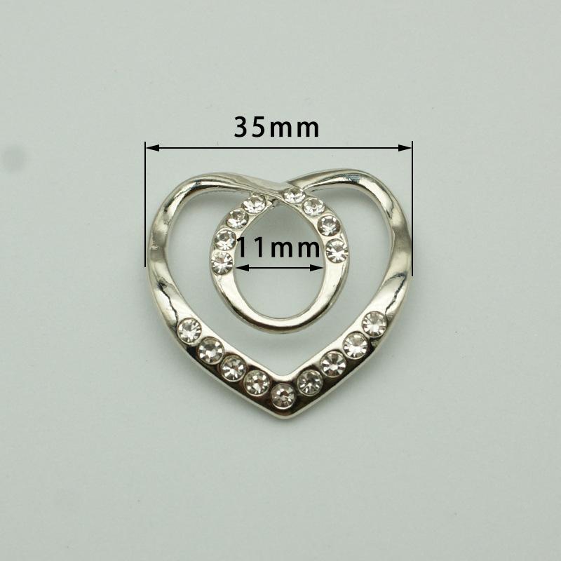 "Pearl Silk Scarf & Coat Buckle - High-End Korean Dual-Purpose Accessory"