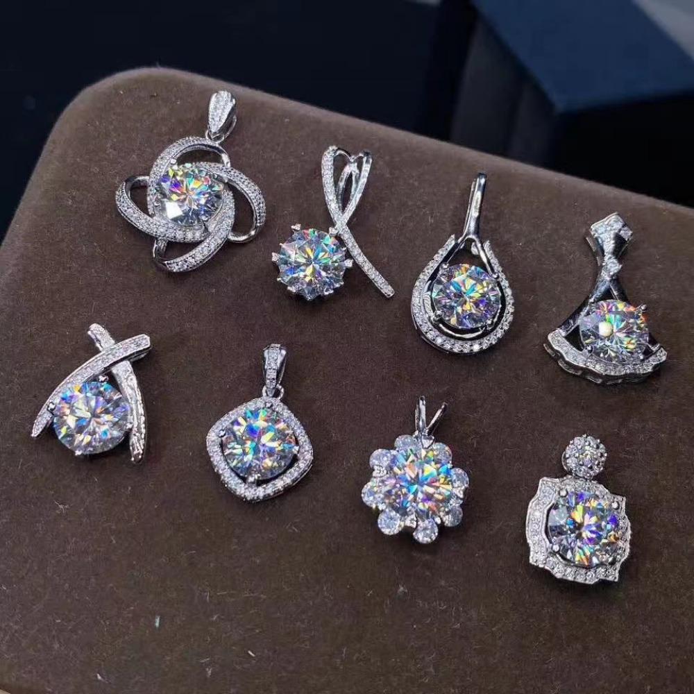 Moissanite Pendant Necklace Plated with Pt950 High Carbon Diamond Imitation US Imported Jewelry