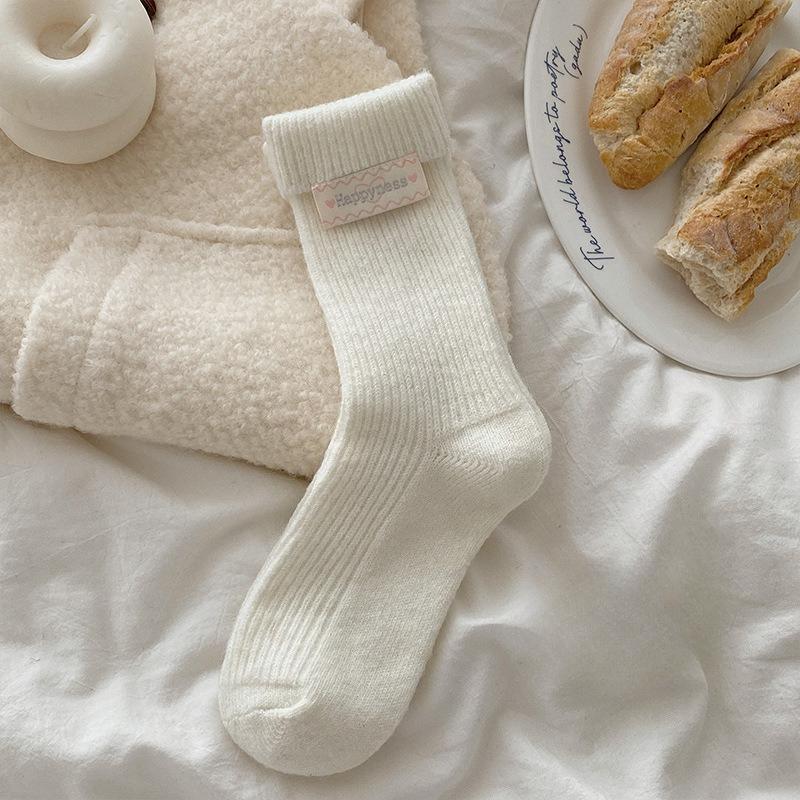 Winter and Autumn Style Rolled-edge Fabric Label Wool Women's Mid-calf Socks, Simple and Versatile, Warm and Cozy, Chunky Socks