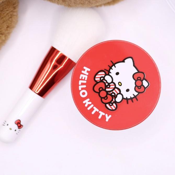 Baza pod makijaż Puder wykończeniowy Edycja Hello Kitty (Kontrola wydzielania sebum, Zmniejszanie porów)
