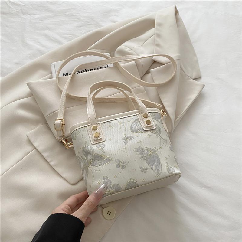 Super fire niche embroidered butterfly bag women s 2025 new trendy summer popular versatile messenger bag portable small bag