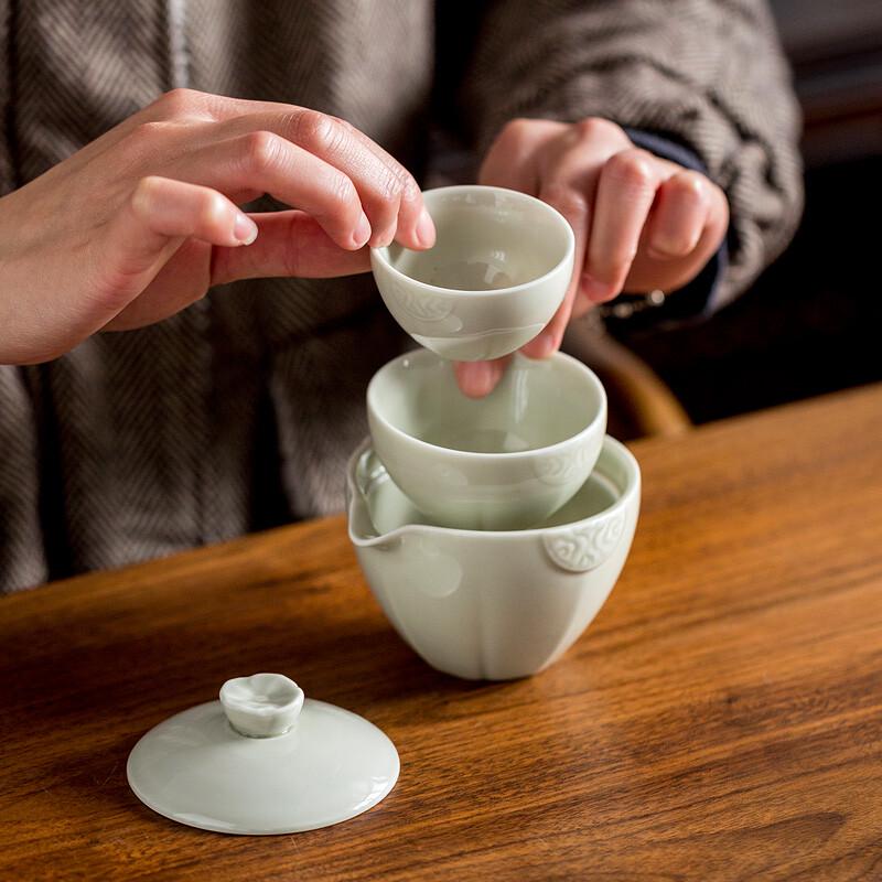 Fangran A-640 Chinese Ceramic Portable Kung Fu Tea Set