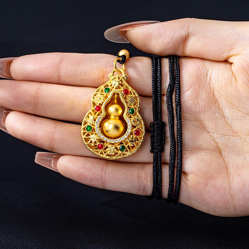 Vietnamese Gold Filigree Gourd Necklace: Rotatable, Long-Lasting, Trendy Retro Pendant