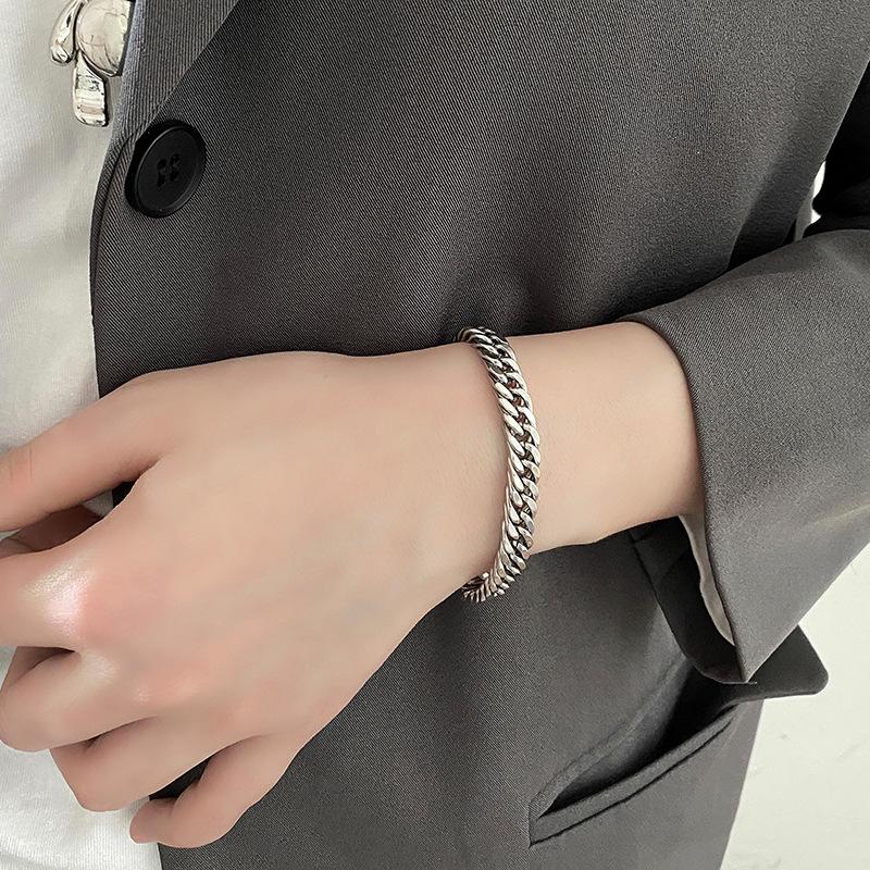Unisex Titanium Steel Cuban Link Necklace – Trendy, Simple, and Versatile Clavicle Chain