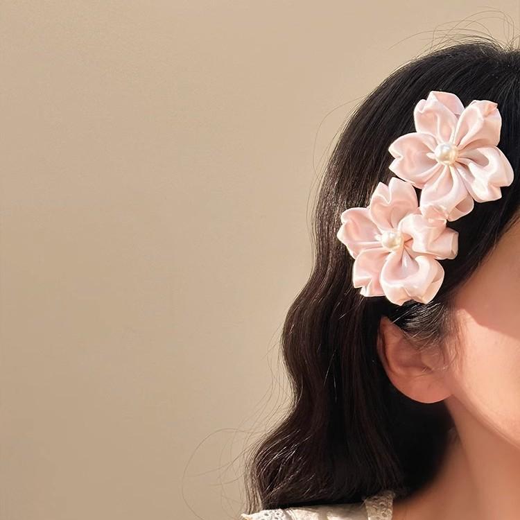 New Fashion Satin Pink Flower Hair Clamps Korean Imitation Pearl Side Hairpins Barrettes For Women Cute Hair Accessories