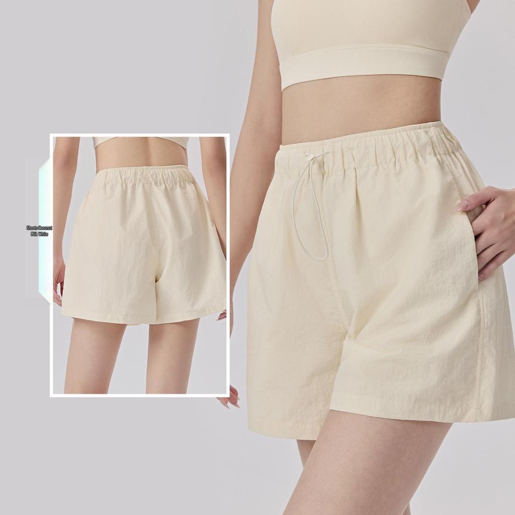 Lätt set för solskydd för kvinnor: Långärmad yogatäckning med huva och andningsaktiva, avslappnade sportshorts