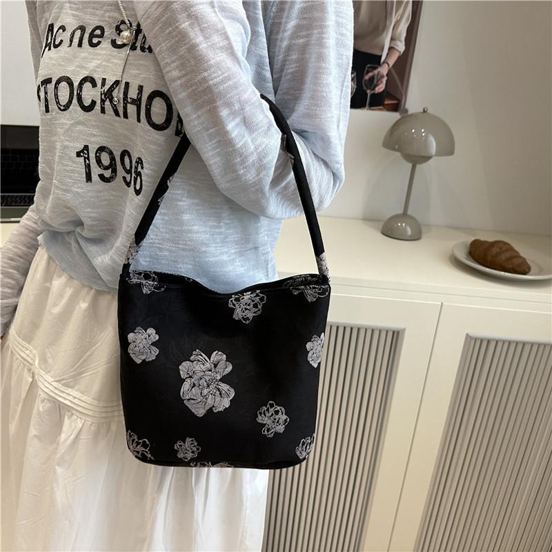 Casual Print Women Bucket Shoulder Bags Ctrasting Color Portable Ladies Shopping Bag Simple Commuter Female Underarm Handbag