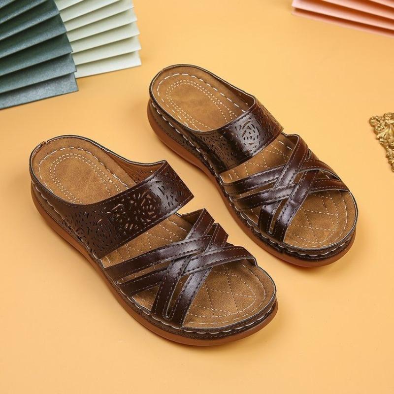 Thick-soled hollowed-out carved slippers women's slope heel open-toed beach shoes wish cool slippers