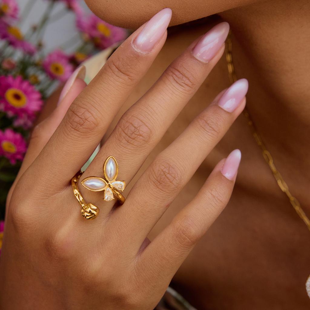 European and American Pearl Ring Titanium Steel Does Not Fade Jewelry Butterfly Ring Explosion