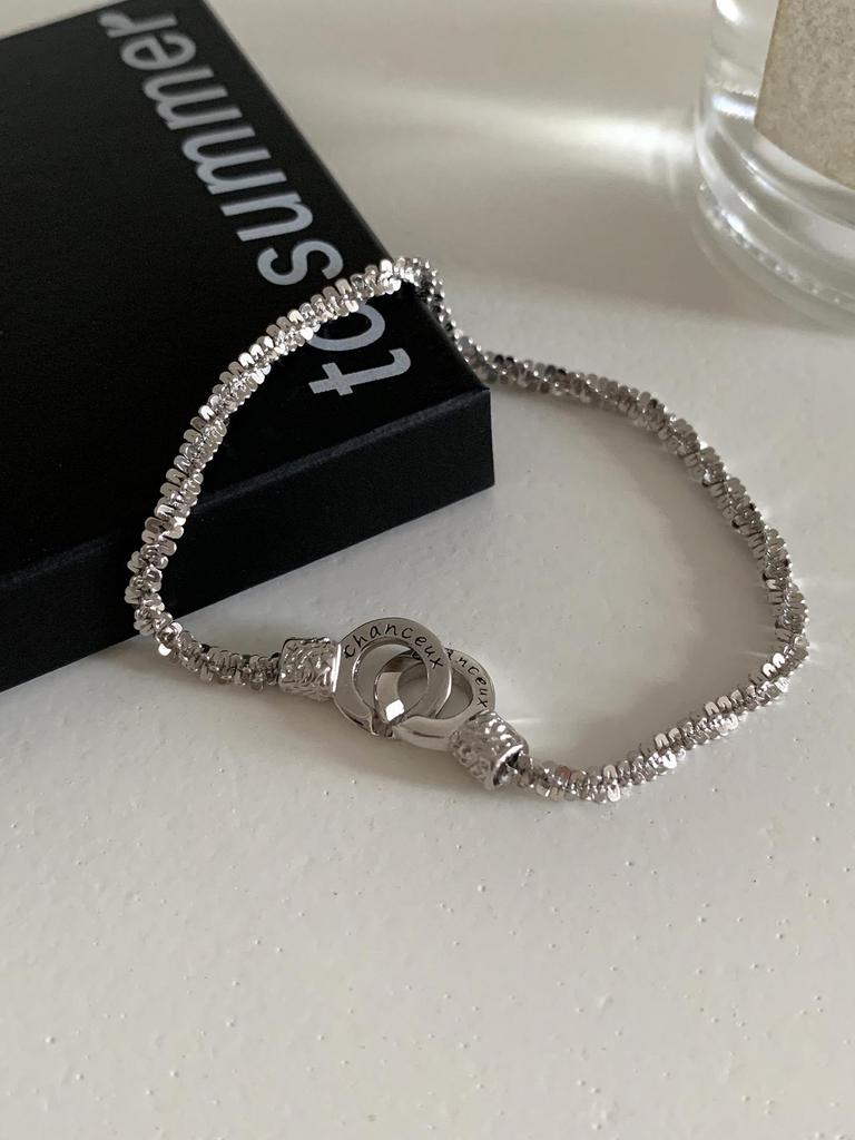 Silver Double Ring Lock Bracelet: Unique, Light Luxury, Fashionable, and Exquisite Design for Women.
