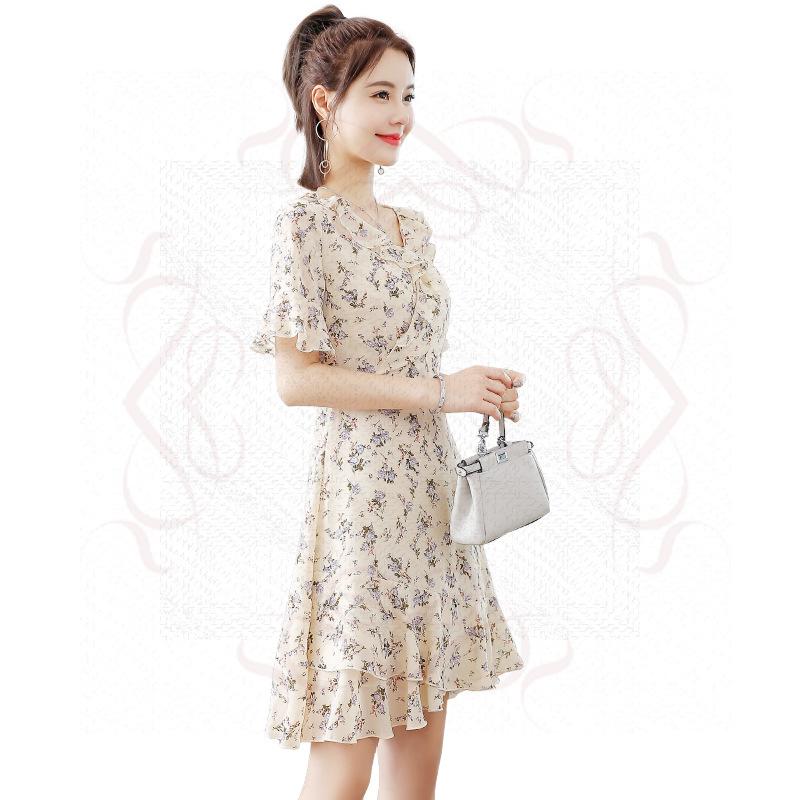 Small chiffon floral dress women's medium and long summer 2026 new temperament age-reducing and thin skirt trend