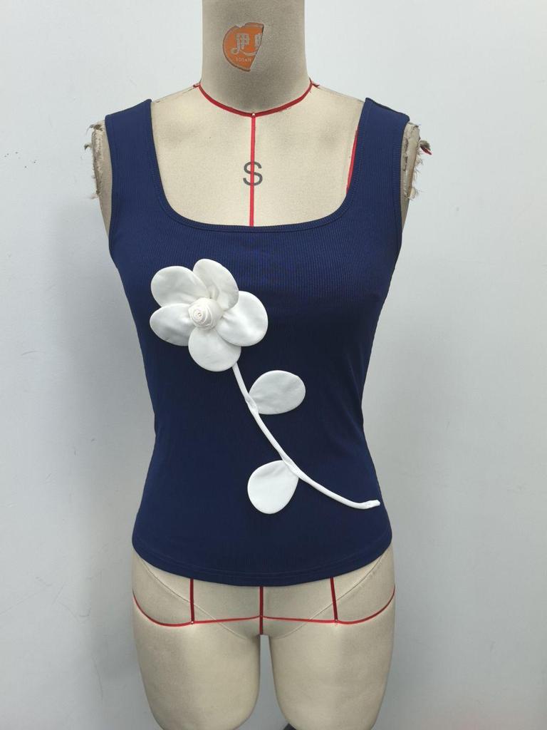 Sleeveless Women's Knitted Shirt with 3D Flowers - European & American Style