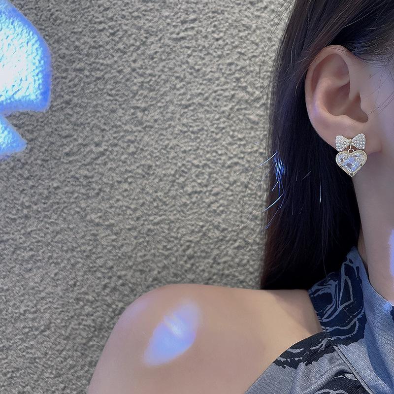 Silver Needle Retro Bow Pearl Stud Earrings Women's High-end Sense Super Flash Zircon Love Earrings Sweet Temperament Ear Jewelry