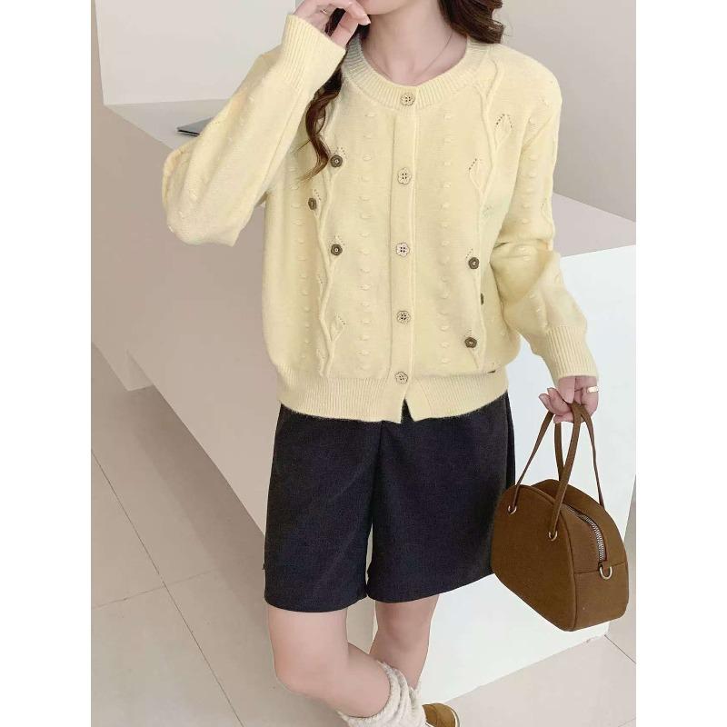 Casual Versatile Loose Fashion Temperament Knitted Sweater Embroidered Flower Single-row Multi-button Crew Neck Autumn and Winter Sweater