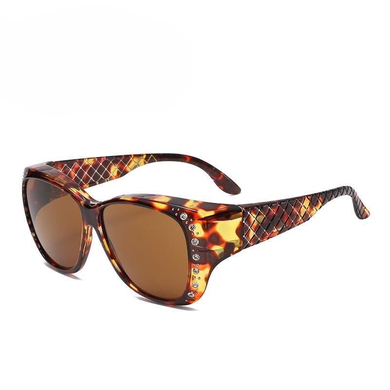 Vintage Oversized Square Sunglasses for Women Rhinestone Embellished UV400 Protection Shades Trendy Y2K Eyewear Sun Glasses