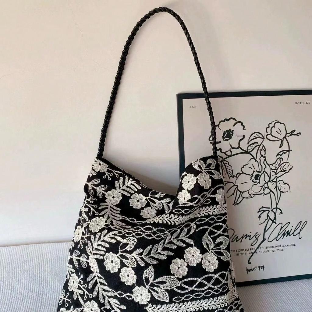 Spring and Summer Embroidered Flower Shoulder Tote Bag Spring and Summer Versatile Simple Women's Bag