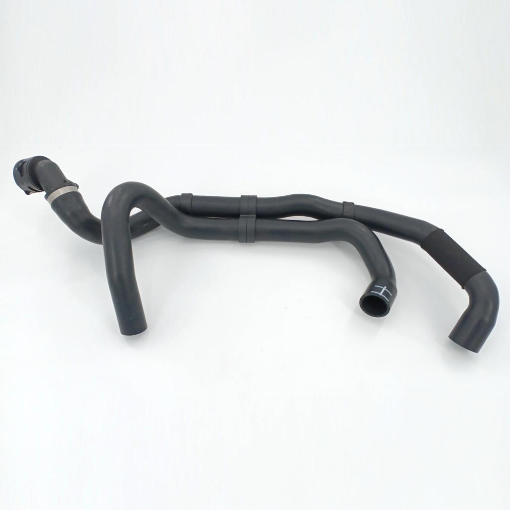 7L0122101L Upper Radiator Hose for Car Parts