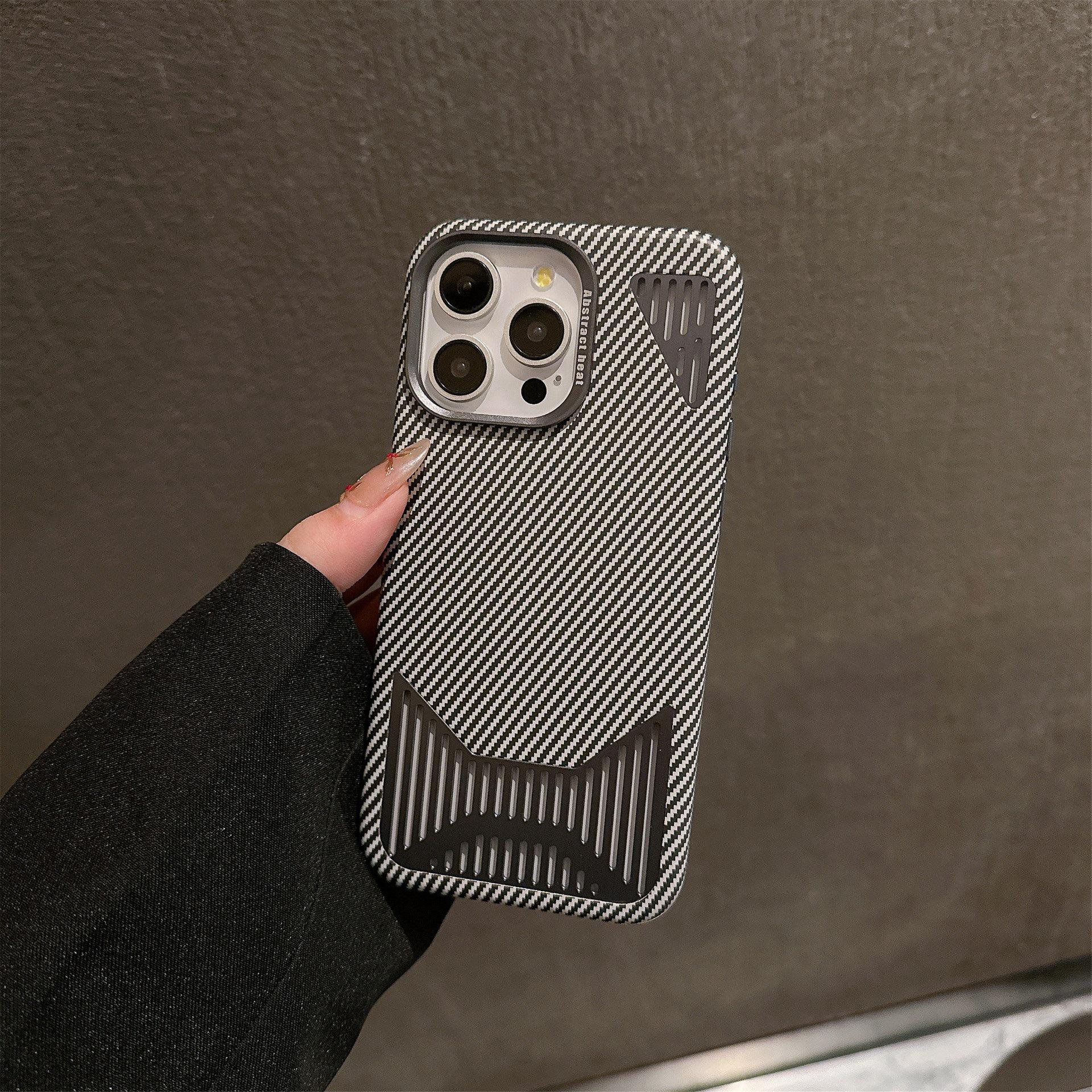 

iPhone 12/13/14 Pro Max Carbon Fiber Heat Dissipation Case with Magnetic Suction and Aluminum Alloy Protection iPhone 12 Pro