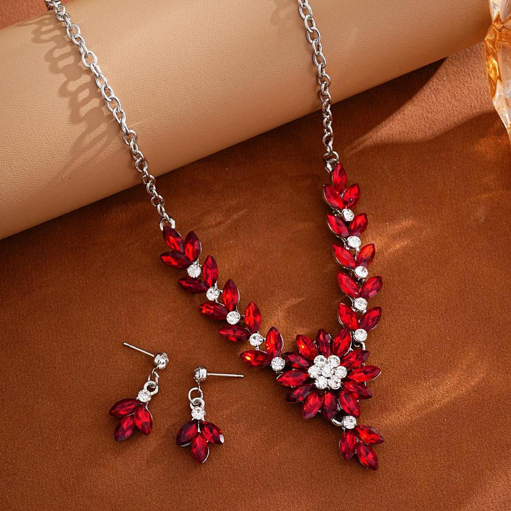 European & American High-Design Vintage Floral Necklace & Earrings Bridal Set
