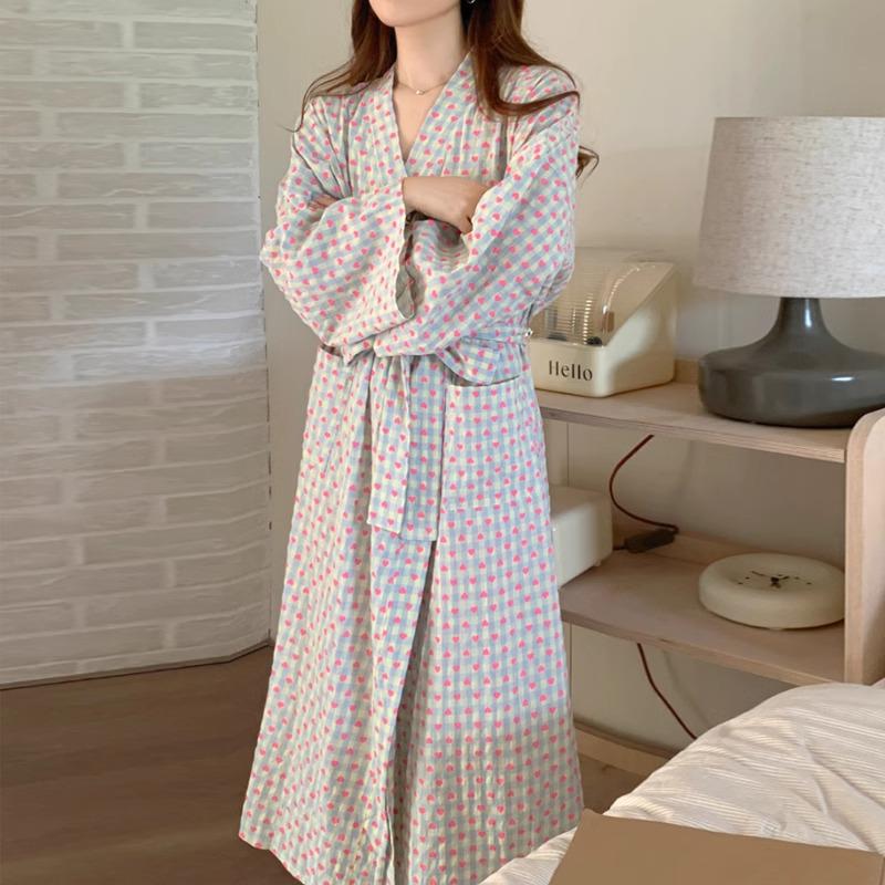 Heart Plaid Loose Mid-Length Pajamas Bathrobe - Cozy, Casual Homewear for Autumn and Spring