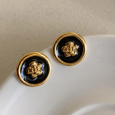 French Retro Camellia Stud Earrings Round Gold Small Fragrance High Sense Temperament Versatile Earrings Unique Design Sense