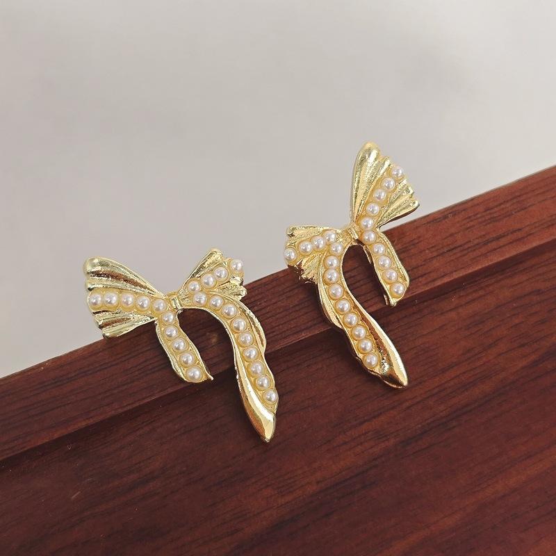 Boeknot Imitation Pearl Stud Earrings for Women Fashion Wedding Party Jewelry Girl Gift Christmas Valentine's Day Gift